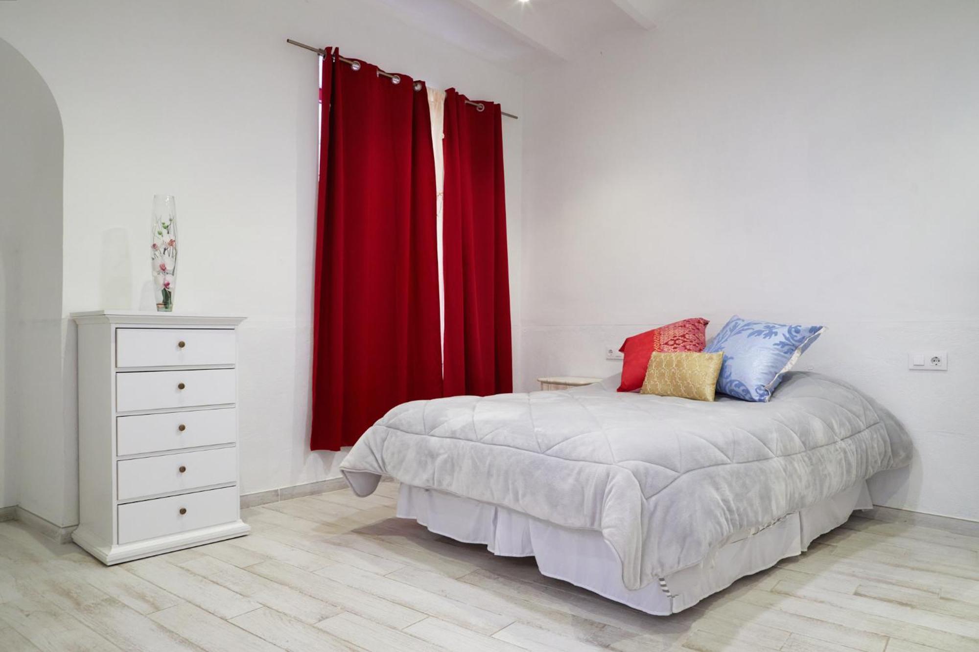 Loft Con Encanto En El Corazon Historico De Peralada Bagian luar foto